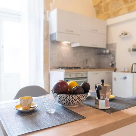 Lovely In The Historic Center Of Ortigia Apartment *